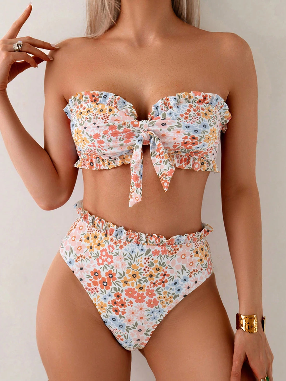 Damen Bandeau-Bikini mit verspielten Rüschen und floralem Muster – Maréssa