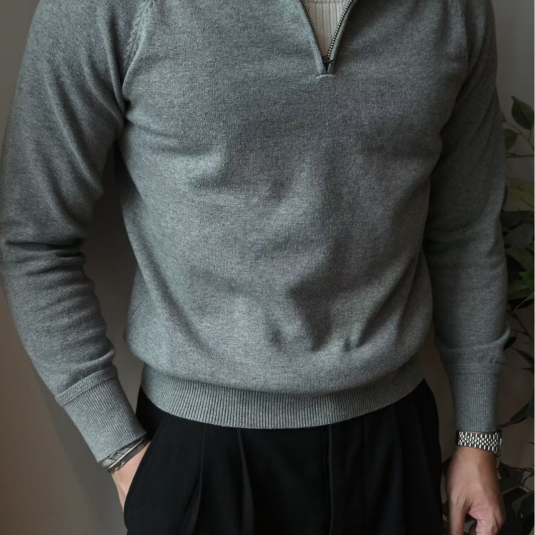Herren Strickpullover mit kurzem Reißverschluss und sportlichem Stehkragen Echoarchiv