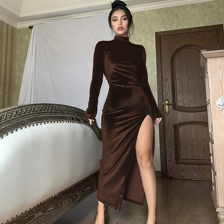 Damen Elegantes Samt-Maxi-Kleid mit hohem Schlitz und Stehkragen Echo Archiv