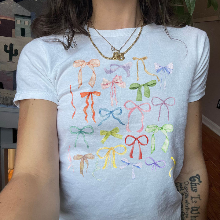 Damen T-Shirt mit flauschigem Schleifenmotiv Echo Archiv