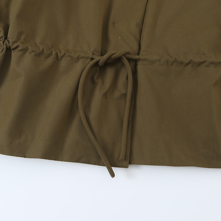 Damen Kurzjacke mit Tunnelzug-Taille, hohem Stehkragen und asymmetrischer Knopfleiste Echoarchiv