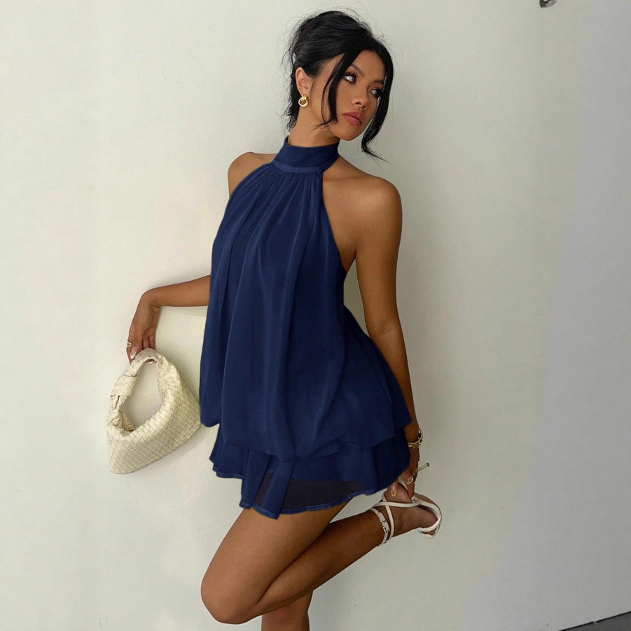 Damen Ärmelloser Chiffon-Playsuit mit hohem Stehkragen, gerafftem Oberteil und Stufen-Shorts – Solévia