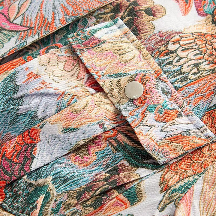 Damen Kurze Bouclé-Tapestry-Jacke mit ornamentalem Vogelprint, Pattentaschen und Stehkragen Echoarchiv