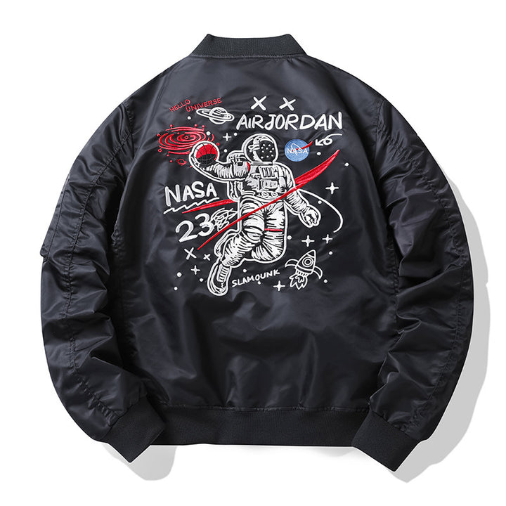 Herren Vintage-inspirierte Piloten-Bomberjacke mit Aufnäher-Details und Ärmeltasche Echo Archiv