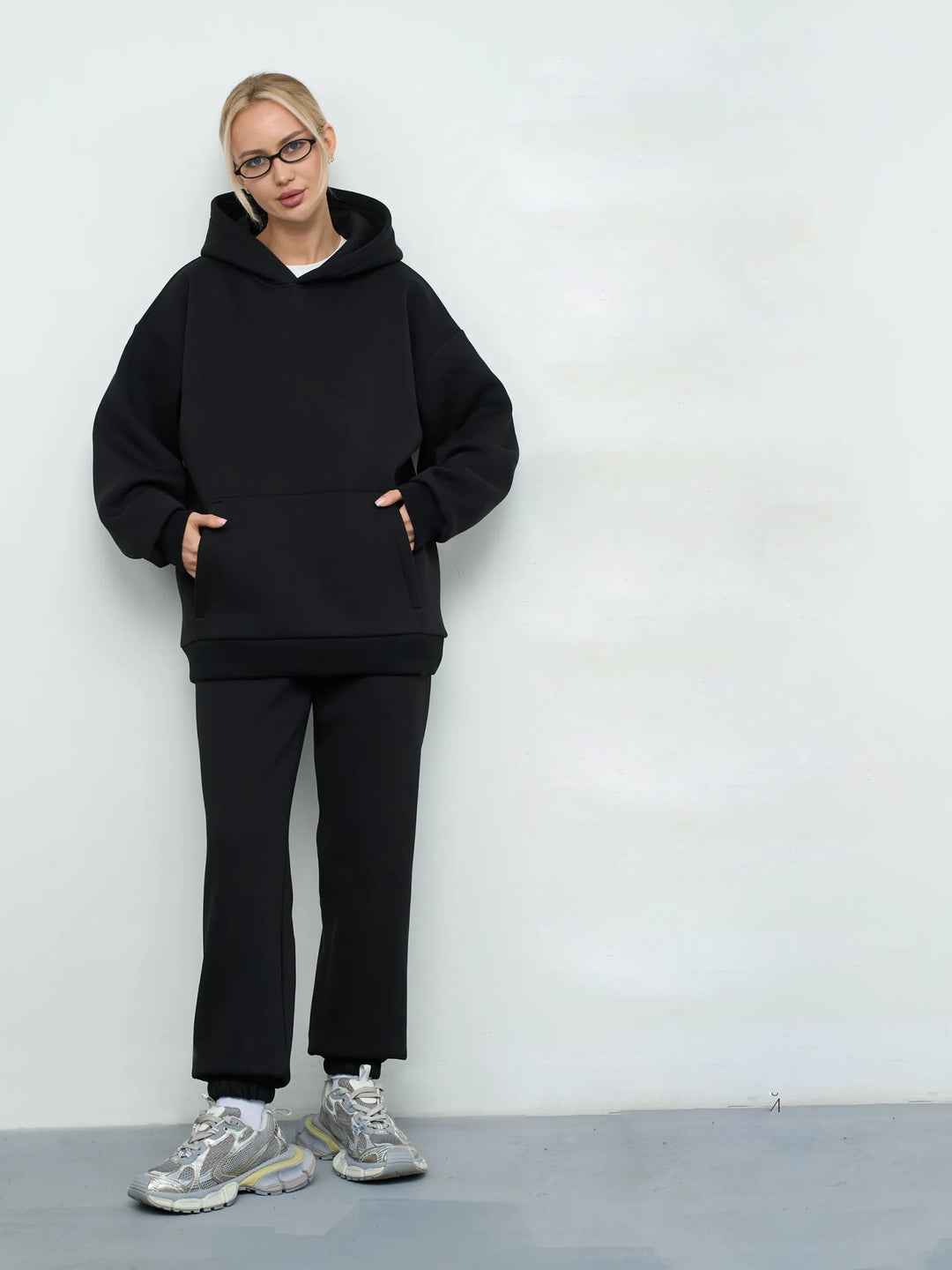 Damen lässiges Kapuzen-Sweatset aus schwerer Baumwollfleece mit Kängurutasche und gerader Jogginghose – Auréline