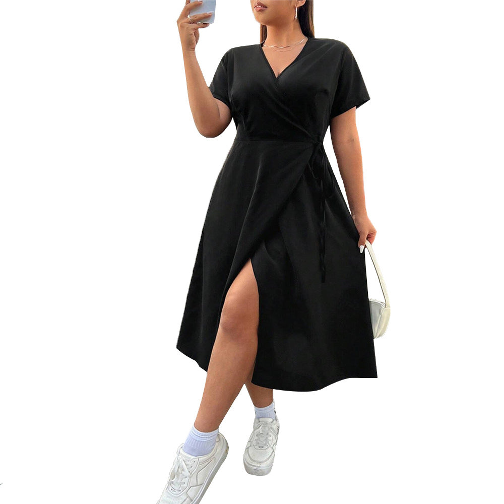 Damen Wickelkleid mit elegantem Schlitz und taillierter Silhouette Echo Archiv