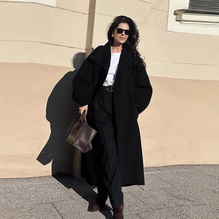 Damen Mantel im minimalistischen Midi‑Schnitt mit Stehkragen und verdeckter Knopfleiste Echo Archiv