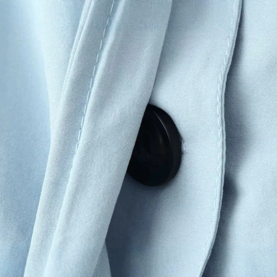 Damen Leichter knielanger Trenchcoat im Clean‑Look mit Bindegürtel und verdeckter Knopfleiste Echo Archiv