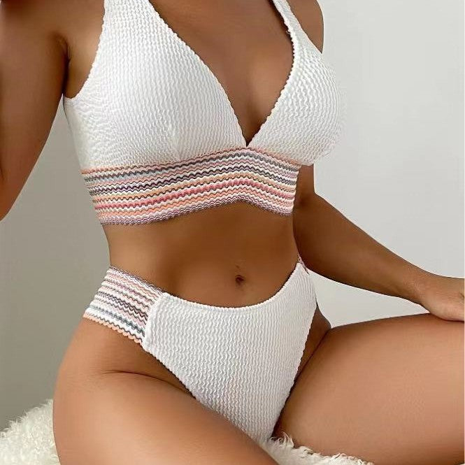 Damen Bikini-Set mit modernem V-Ausschnitt und strukturiertem Material Echo Archiv