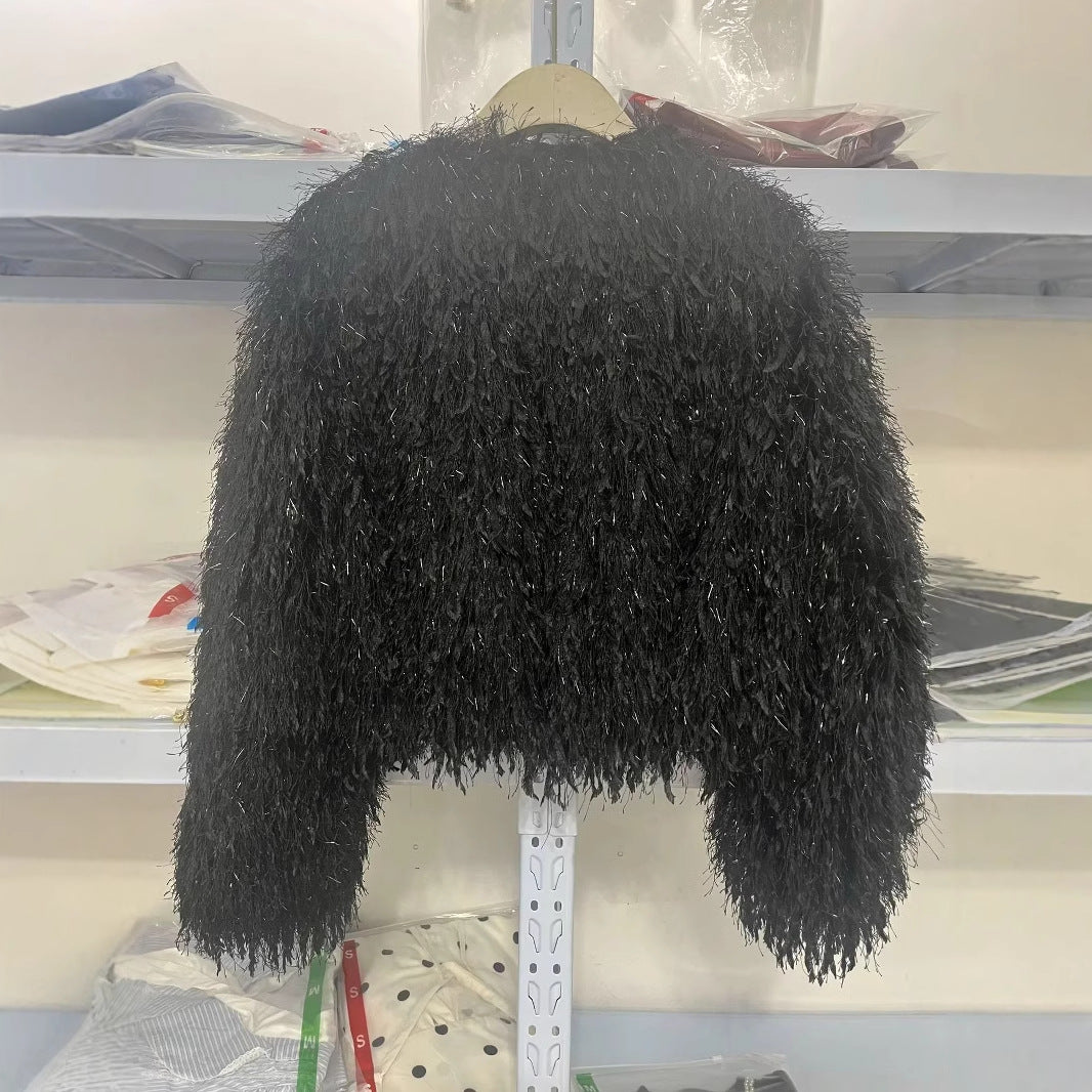 Damen kurze Kunstfelljacke mit shaggy Fransenstruktur, weicher Innenfutter und kastigem Cropped-Schnitt – Célinea