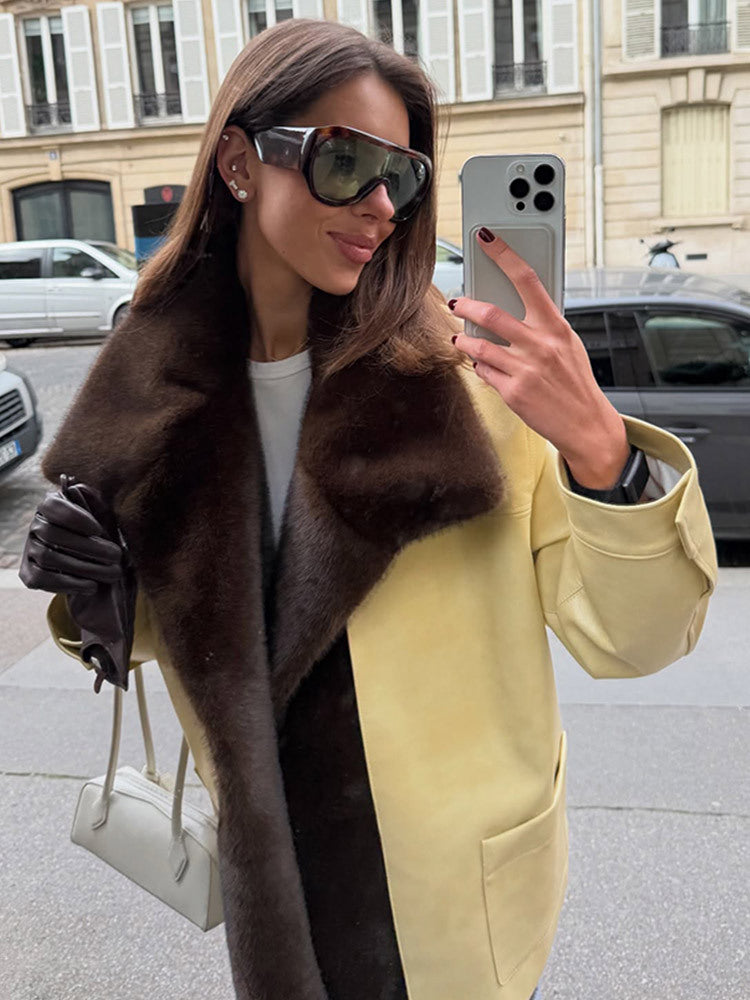 Damen Eleganter Oversize-Mantel aus Veloursleder‑Optik mit voluminösem Faux‑Fur‑Schalkragen Echoarchiv