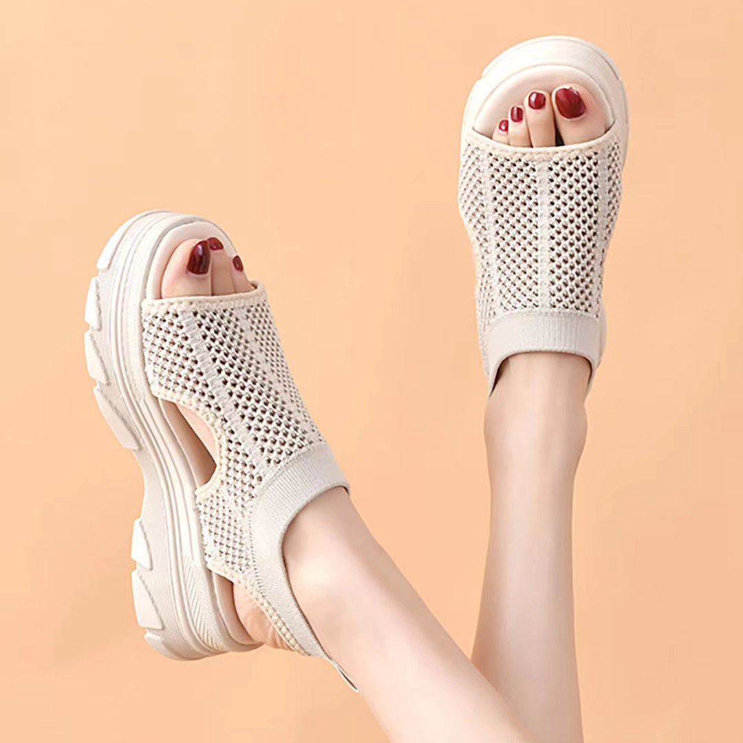 Damen nan Strick-Sandalette mit Fersenriemen, offener Zehenpartie und dämpfender Plateau-Laufsohle Echo Archiv