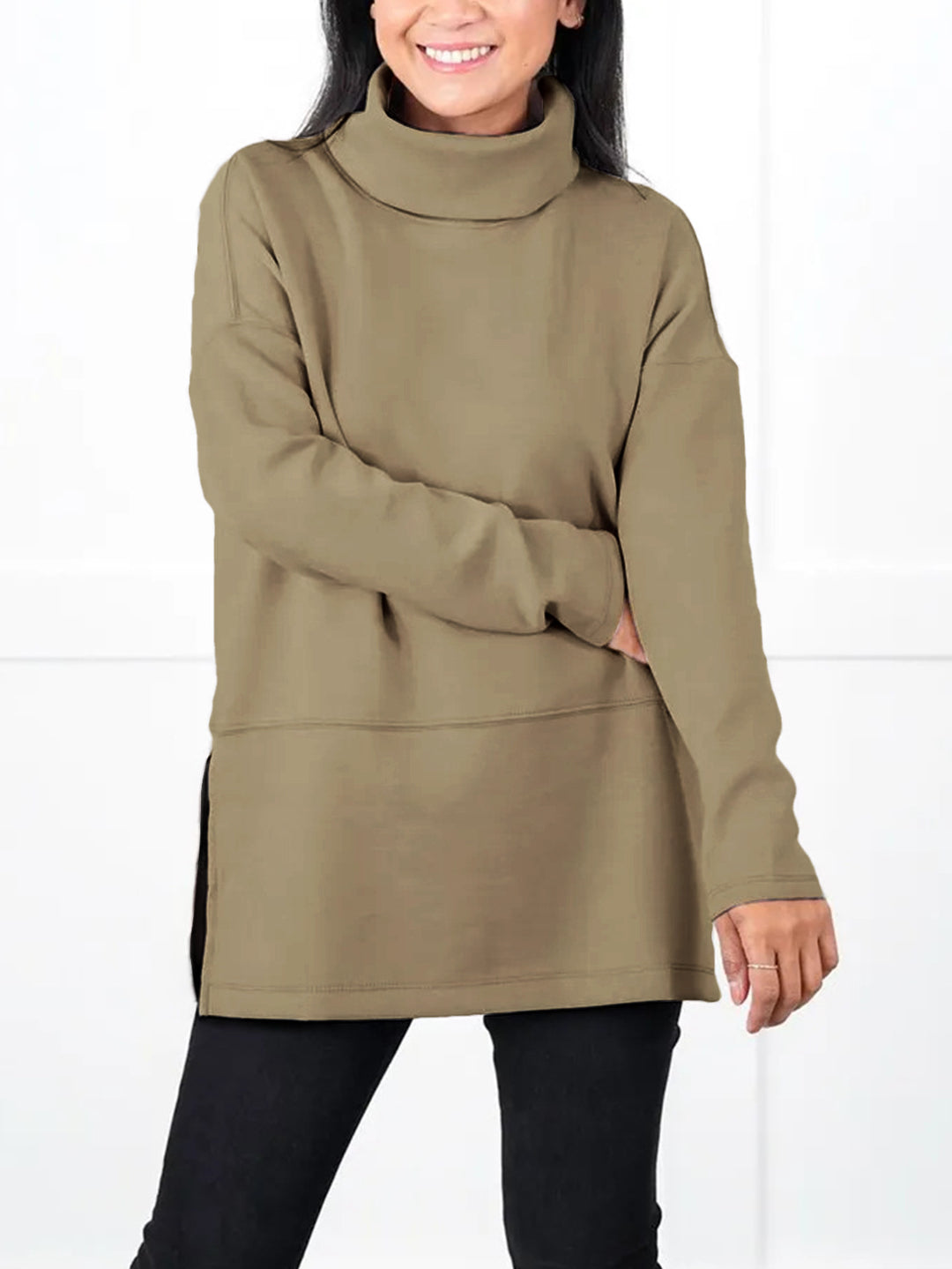 Damen Oversize Sweat-Tunika mit hohem Rollkragen, seitlichen Schlitzen und verlängertem Saum – Avérine