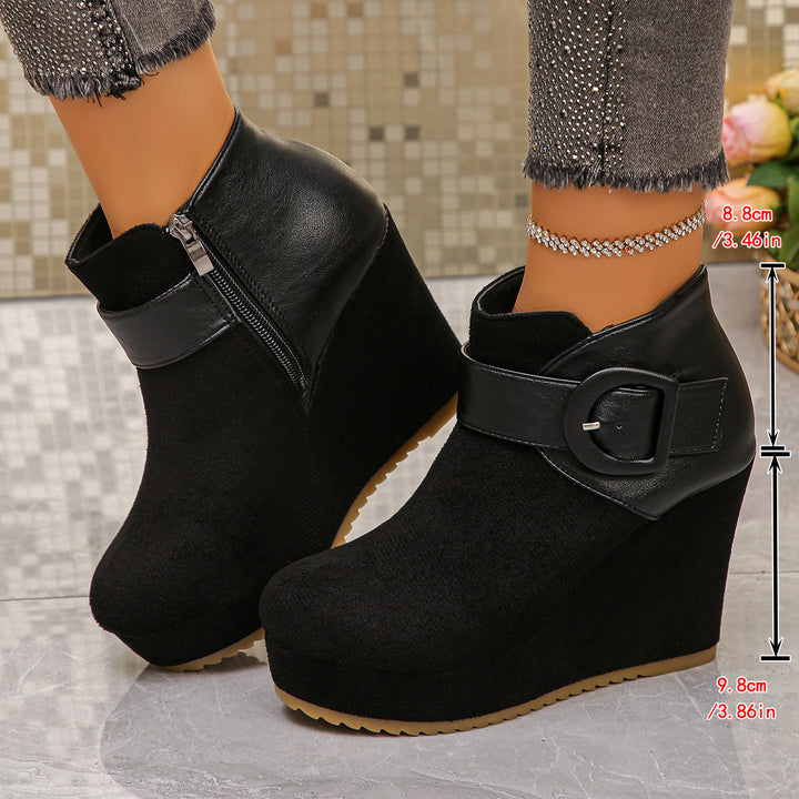 Damen Modische Wedge Stiefeletten mit Reißverschluss und Schnallen-Detail – Varelle
