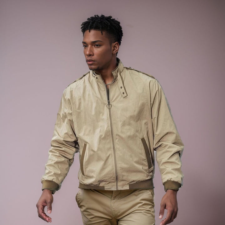 Herren vielseitige Übergangsjacke mit praktischen Taschen und modernem Stehkragen Echoarchiv