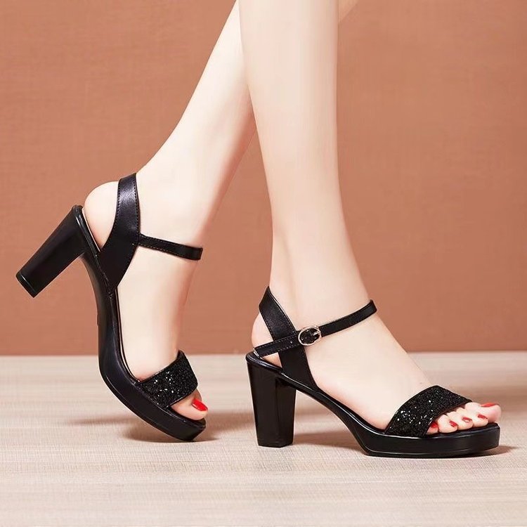 Damen nan Glitzer-Zehenschlaufen-Sandalette mit Plateaueffekt und stabilem Blockabsatz Echo Archiv