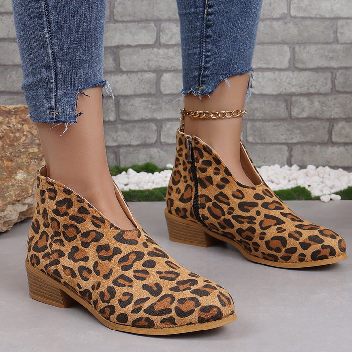 Damen nan V‑Ausschnitt Ankleboots aus Veloursoptik mit seitlichem Reißverschluss und niedriger Holzblocksohle Echo Archiv