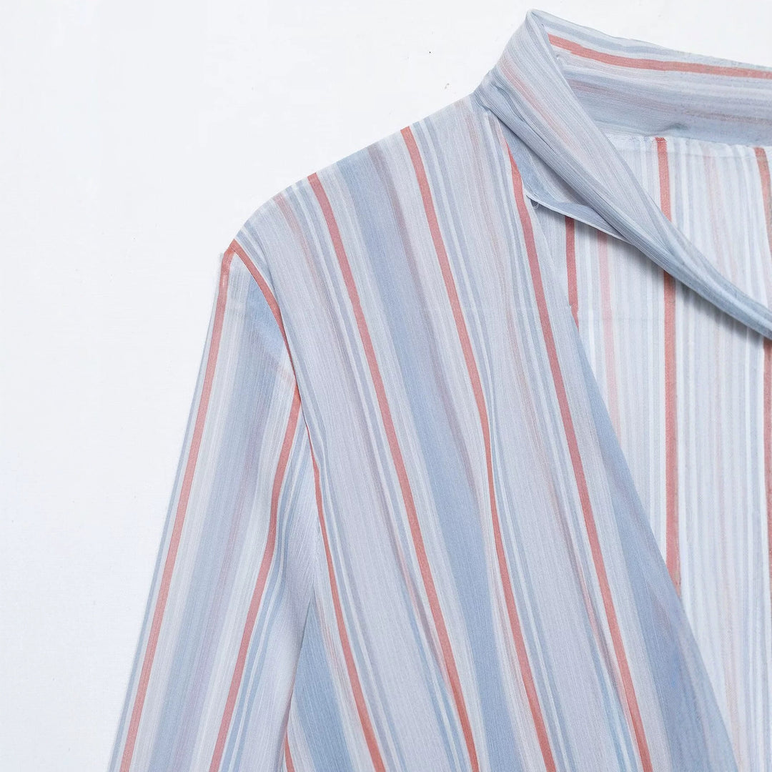 Damen Gestreifte Seidenoptik-Bluse mit Schalkragen, Bindeschleife und Volantärmeln Echoarchiv
