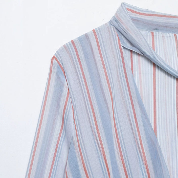 Damen Gestreifte Seidenoptik-Bluse mit Schalkragen, Bindeschleife und Volantärmeln Echoarchiv