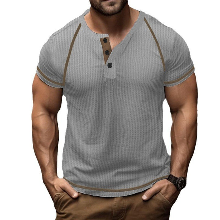 Herren Kurzarm-Henley-Shirt mit strukturiertem Gewebe und modischer Knopfleiste Echoarchiv
