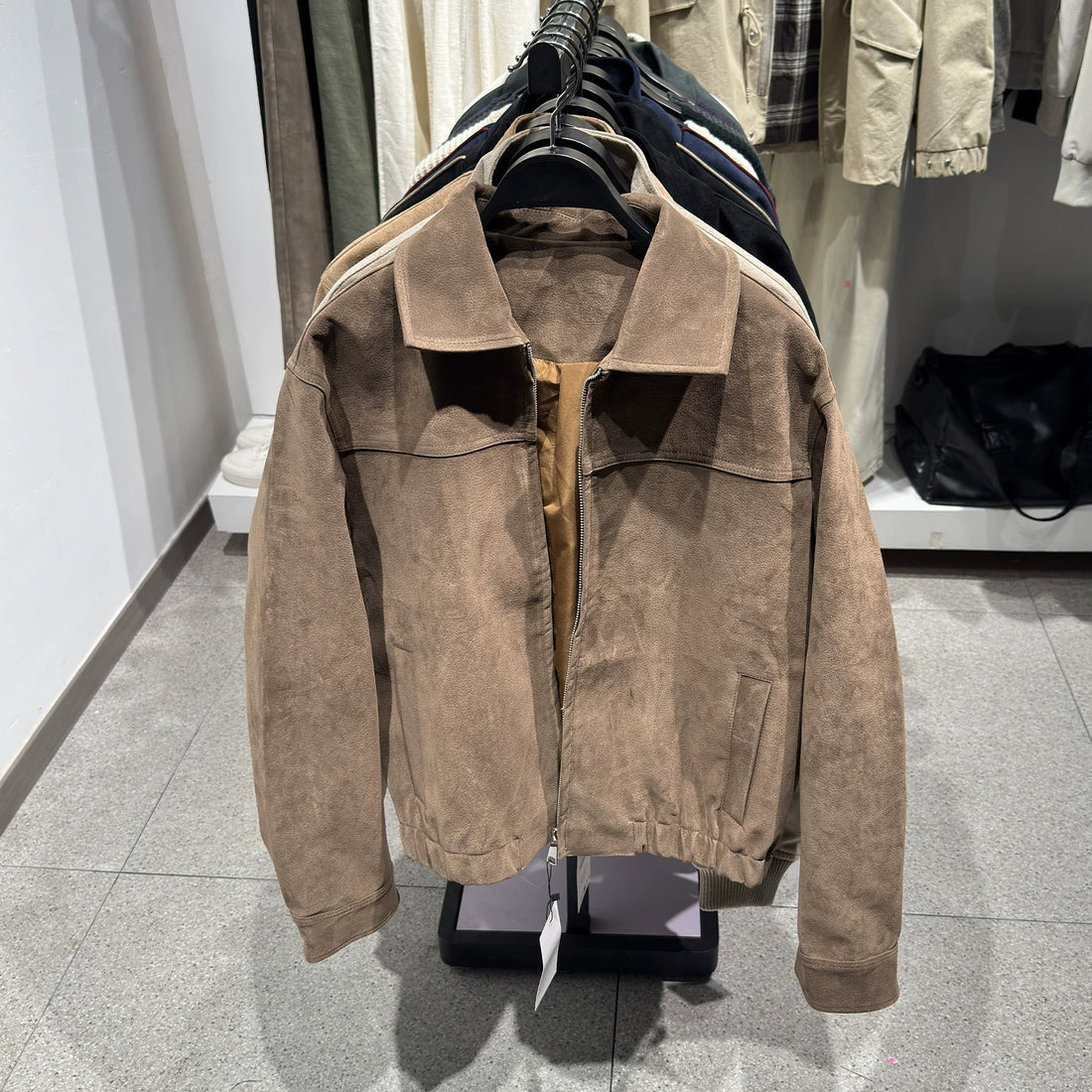 Herren Kurzblouson aus veloursiertem Wildleder mit Hemdkragen Echo Archiv
