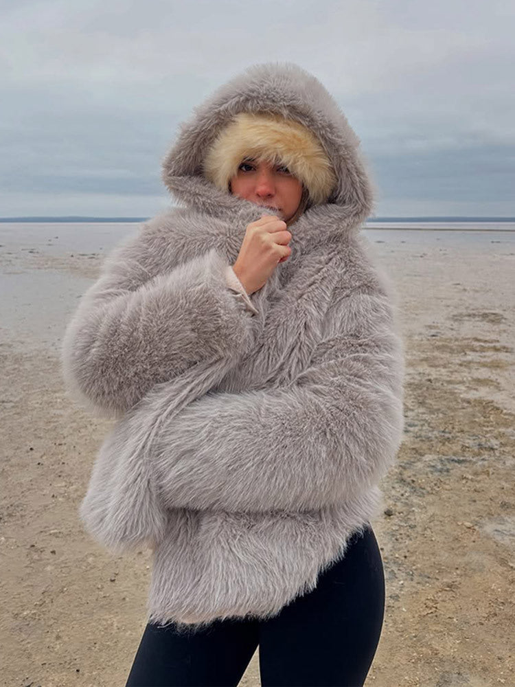 Damen Kuschelige Kurz-Kunstpelzjacke mit extravoluminöser Kapuze Echoarchiv