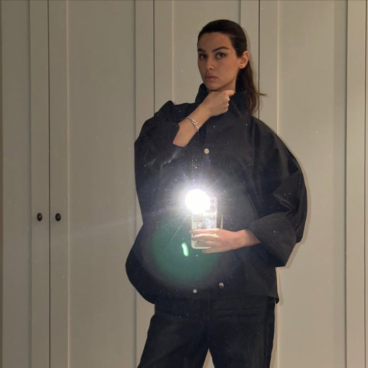 Damen Oversize-Hemdjacke mit Stehkragen, kastiger Silhouette und Druckknopf-Leiste Echoarchiv