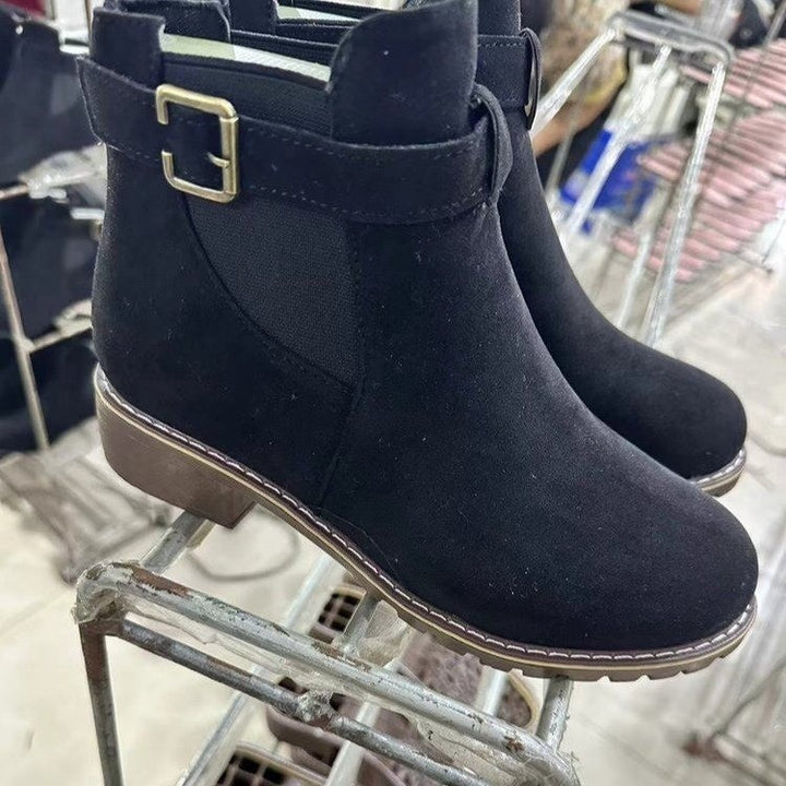 Damen Wildleder-Optik Chelsea-Stiefelette mit dekorativem Schnallenriemen, elastischem Einsatz und grober Profilsohle Echo Archiv