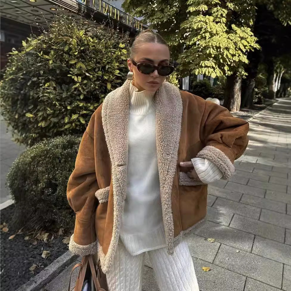 Damen nan boxy Kurzjacke im Aviator Look mit großem Schalkragen und Teddyfutter Echo Archiv