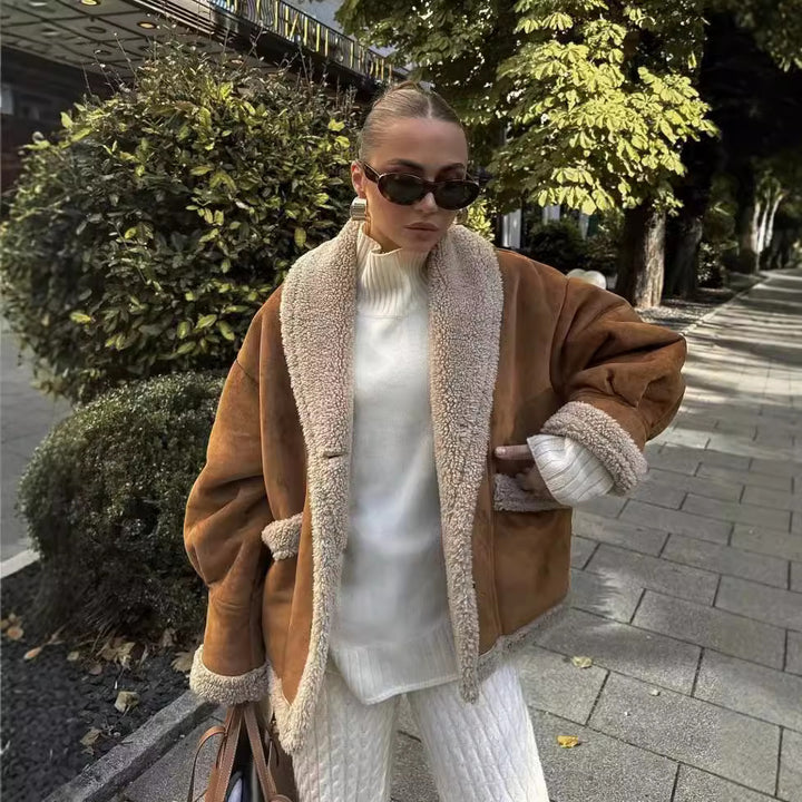 Damen nan boxy Kurzjacke im Aviator Look mit großem Schalkragen und Teddyfutter Echo Archiv