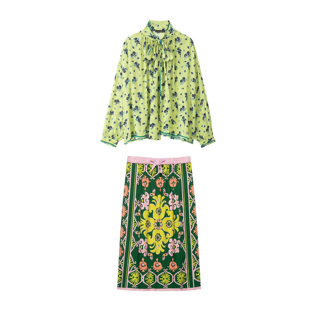 Damen Geblümte Chiffonbluse mit Schleifenkragen und Ballonärmeln Echo Archiv