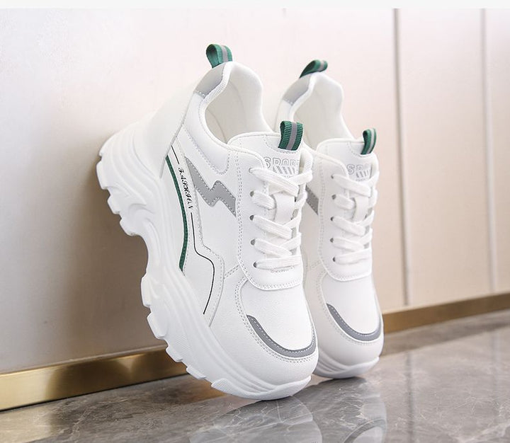 Damen Sportliche Sneakers mit dämpfender Profilsohle und atmungsaktive Obermaterialstruktur Echo Archiv