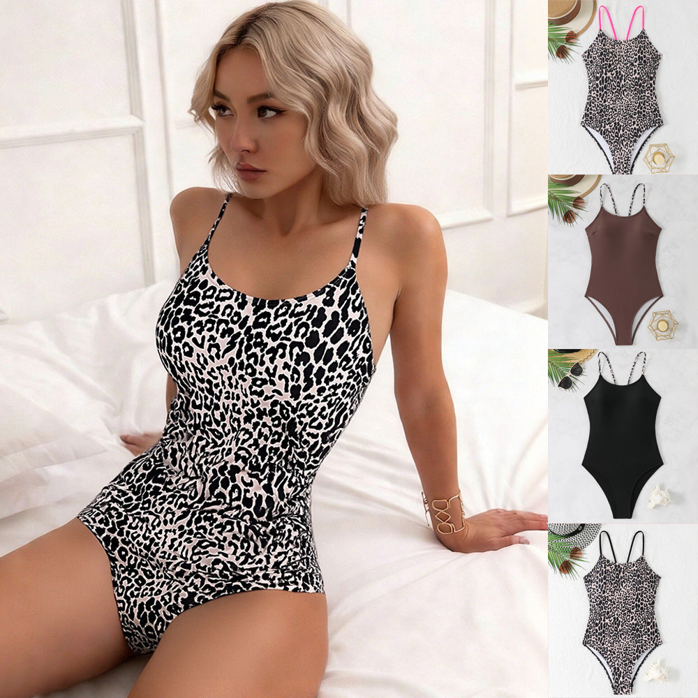 Damen Sportlicher Badeanzug mit trendigen Trägerdetails Echo Archiv