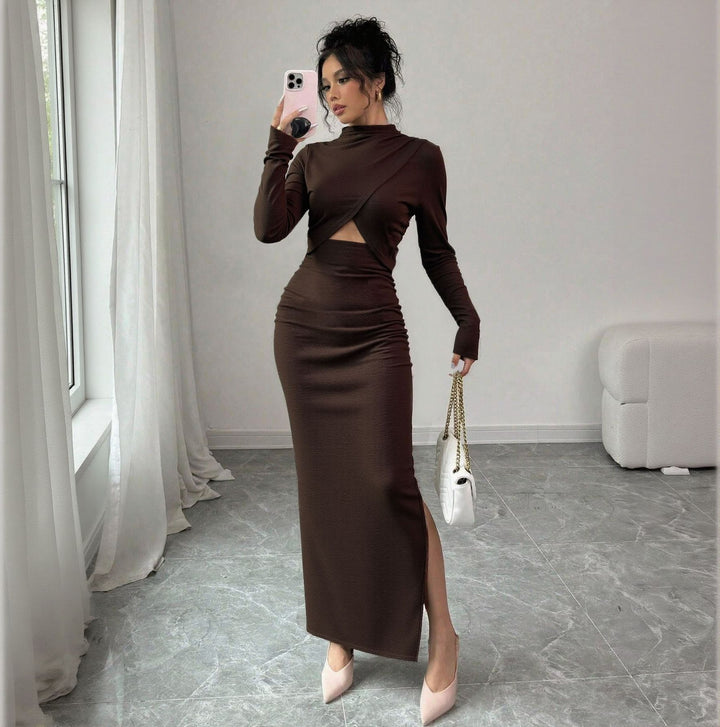 Damen geripptes Maxikleid mit gedrehtem Vorderteil Cut-Out taillierter Raffung und hohem Seitenschlitz – Valéora