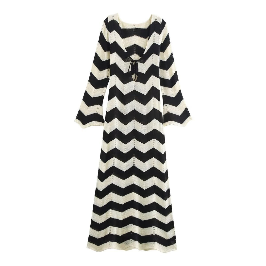 Damen Strick-Maxikleid mit Zickzack-Muster, V‑Rücken und Trompetenärmeln Echo Archiv