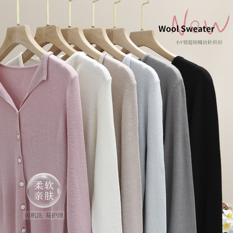 Damen Leichter Feinstrick-Cardigan mit offenem Hemdkragen und schimmernder Knopfleiste Echo Archiv