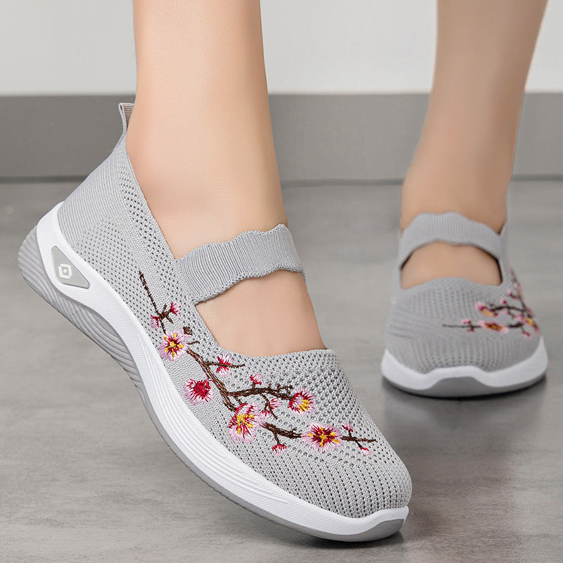 Damen nan bestickter Komfort-Ballerina mit elastischem Mary-Jane-Riemen, atmungsaktivem Strickoberteil und stoßdämpfender EVA-Keilsohle Echo Archiv