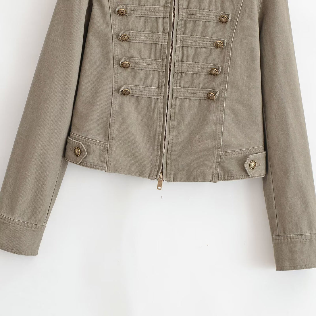 Damen Kurzjacke im Army‑Look aus Baumwoll‑Twill mit Stehkragen und dekorativen Zierriegeln Echo Archiv