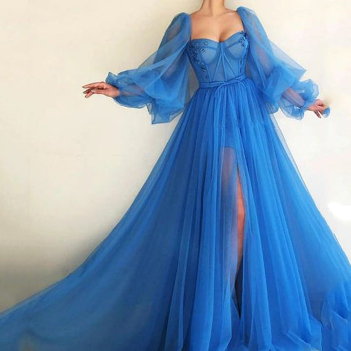 Damen Tüll Abendkleid mit voluminösen Ärmeln und seitlichem Schlitz Echoarchiv