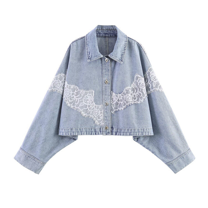Damen verkürzte Jeansjacke mit Spitzenbesatz und überschnittener Schulter Echo Archiv