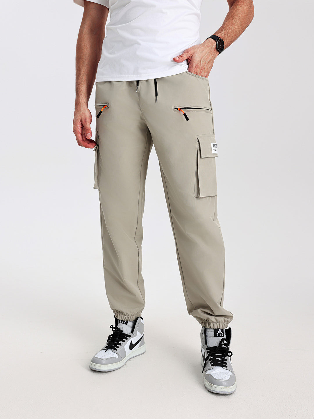 Herren Utility-Cargohose im Joggerstil mit elastischem Bund, Multifachtaschen & Reißverschlusstaschen Echo Archiv