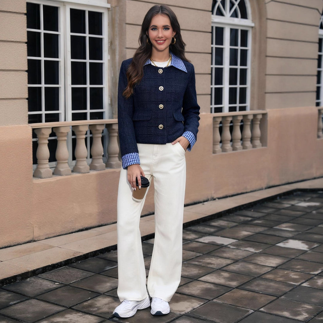 Damen Kurzjacke aus Bouclé mit integrierter Hemdkragen-Optik Echoarchiv