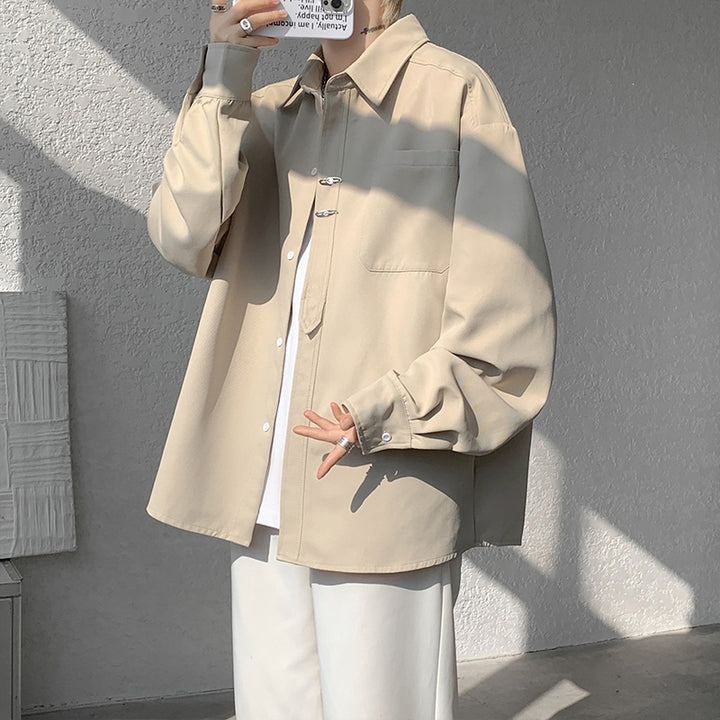 Unisex Oversize Hemdjacke im minimalistischen Utility-Look mit Brusttasche und verdeckter Knopfleiste Echoarchiv