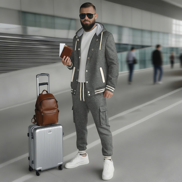 Herren sportliches Freizeit-Set mit eleganter Kapuze und praktischen Taschen Echoarchiv