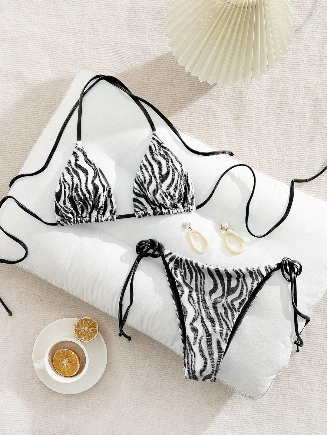Damen Triangel-Bikini mit stilvollen Knotendetails Echo Archiv