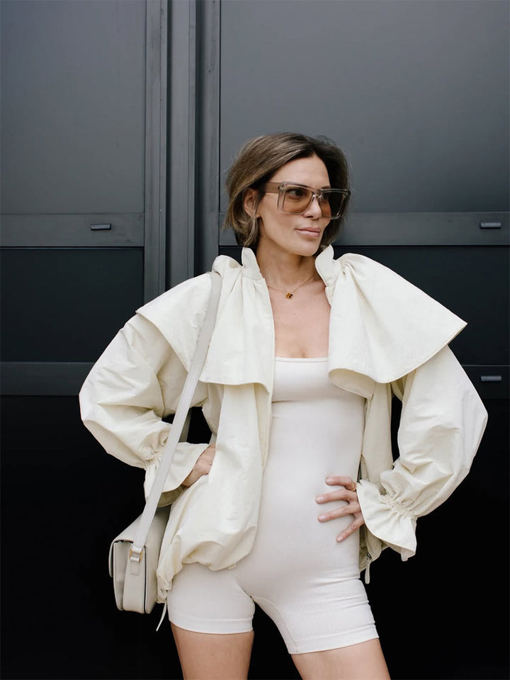 Damen Kurzjacke im Cape-Look mit voluminöser Ballonärmel-Silhouette Echoarchiv