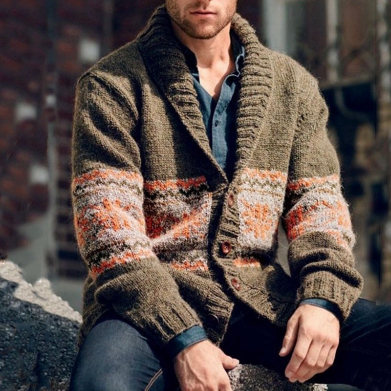 Herren Strickjacke mit hohem Kragen und farbenfrohem Muster Echoarchiv