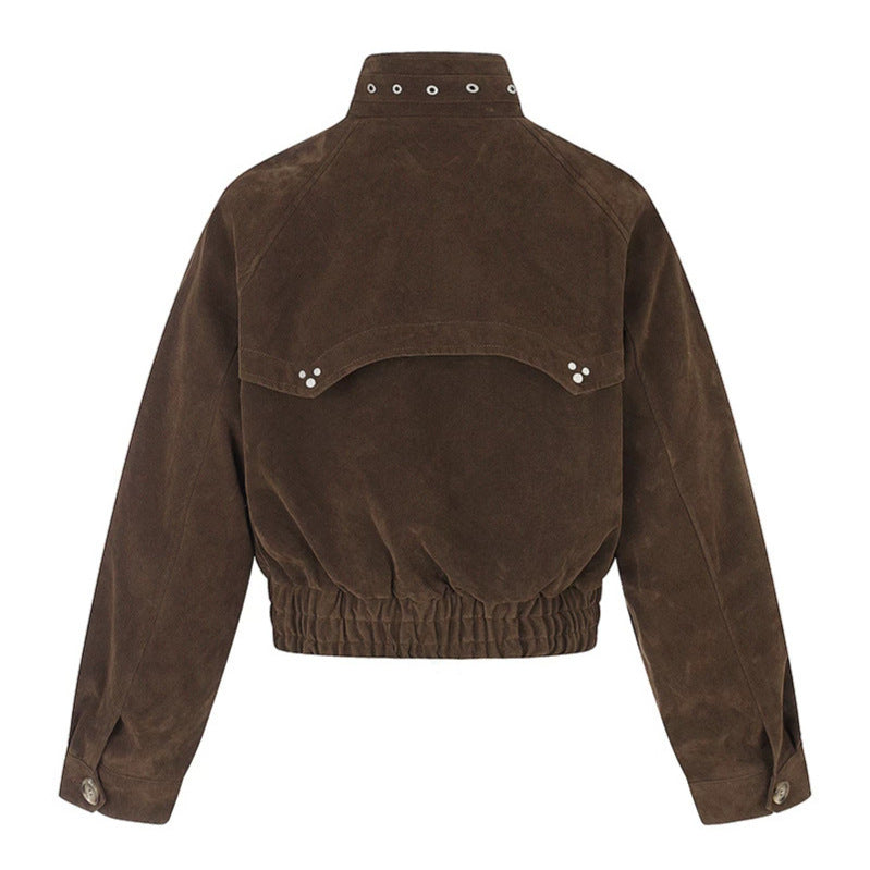 Damen kurze Wildleder‑Bomberjacke mit hohem Stehkragen und metallischen Details Echoarchiv