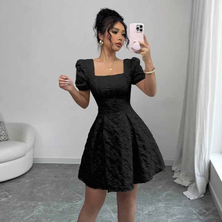 Damen Minikleid mit strukturiertem Blumendesign und Puffärmeln Echo Archiv