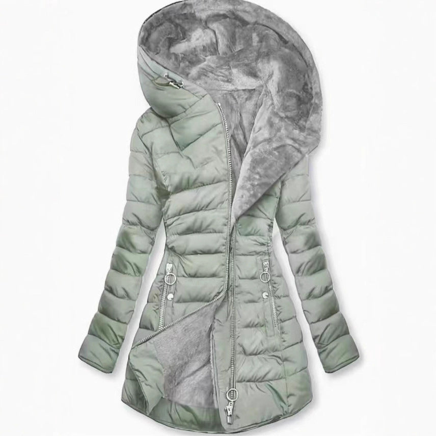 Damen Taillierter Steppmantel mit Oversize-Kapuze, kuscheligem Teddyfutter und Zierringen am Reißverschluss – Montévia